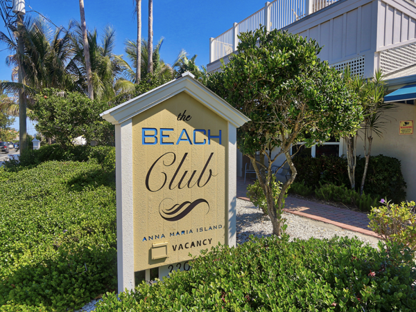 One Bedroom Vacation Rental  Beach Access Across Street!